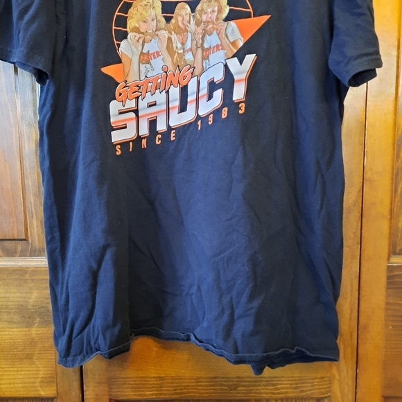 Retro Hooters "Getting Saucy Since 1983" black graphic t-shirt - Picture 3 of 9